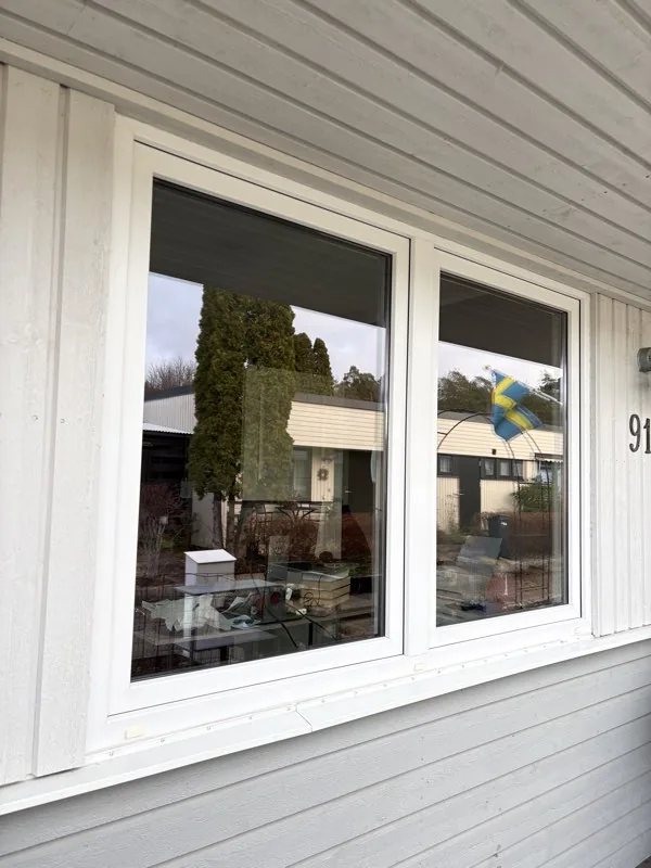 Rena fönster med spegelbild